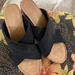 Aerosoles! Cute wedge heel! 3/$21